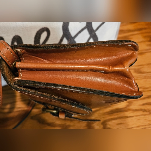 EUC Patricia Nash Tori Map Print Tan Leather Crossbody Bag - Picture 3 of 12